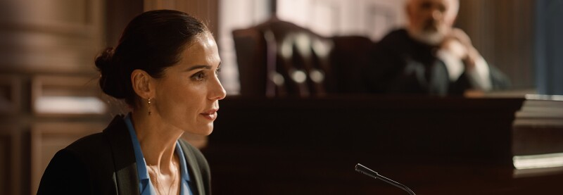 Forensic accountant in court as an expert witness