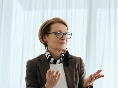 mental health counselor talking to man