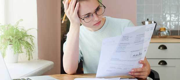 Student-reading-about-affordable-mba-programs