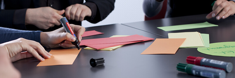 Using markers on the table