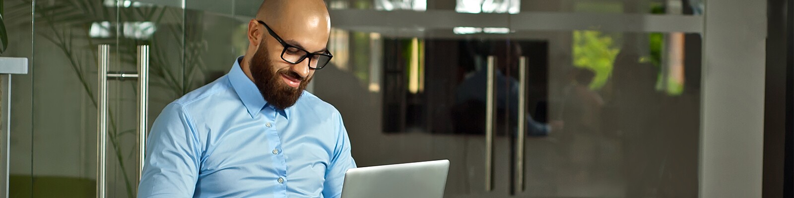 man-on-laptop